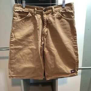 Dickies Men's Cargo Shorts in Tan